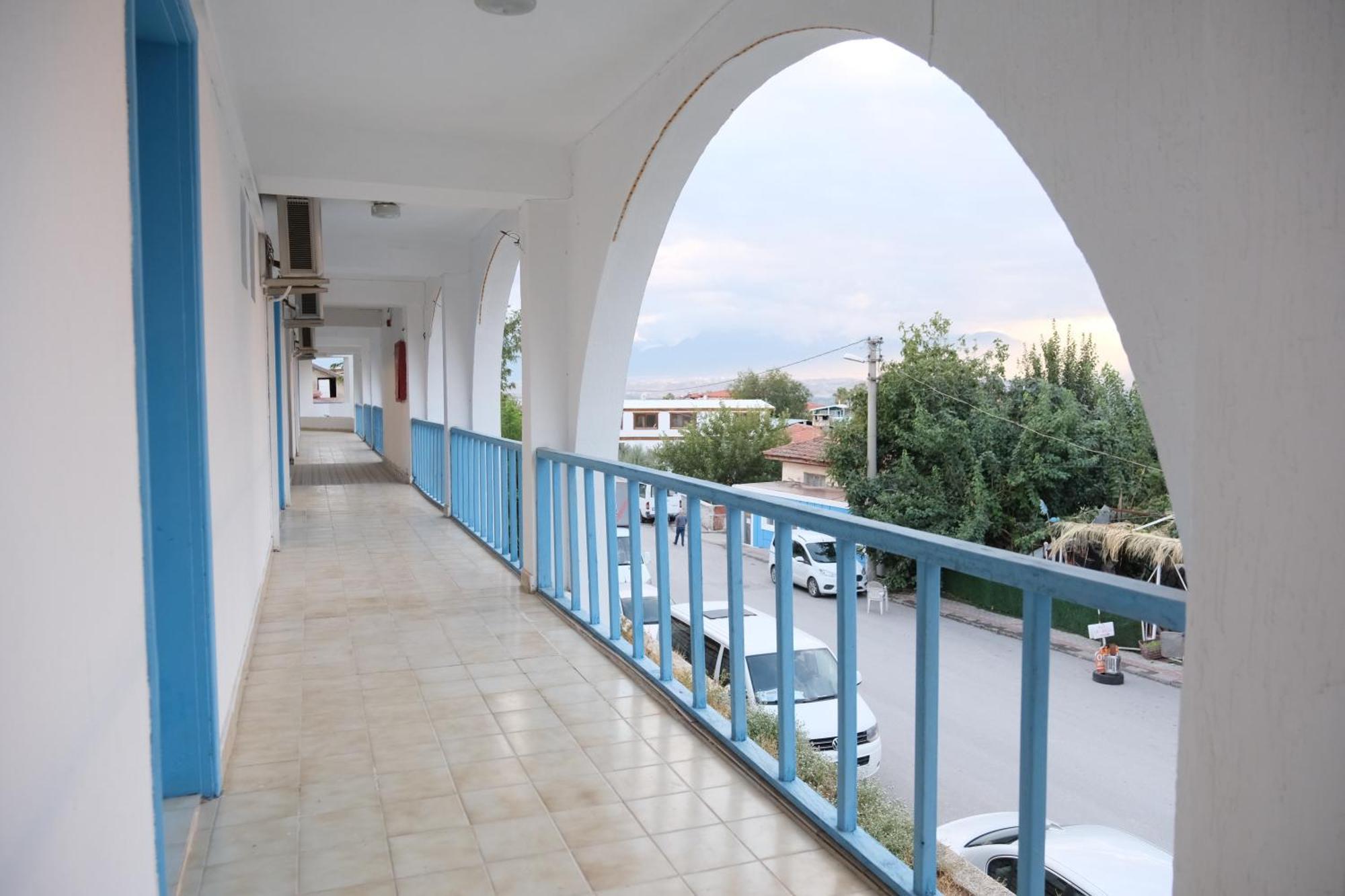 Artemis Yoeruek Otel Old Town Памуккале Екстериор снимка